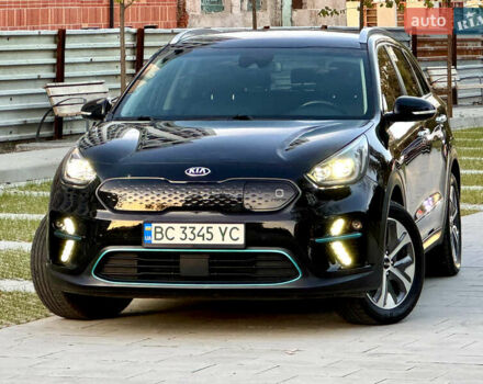 Киа Niro 2020 в Самборе на Automoto.ua Черный Киа Niro, объемом двигателя 0 л и пробегом 78 тыс. км за 21499 $, фото 1 на Automoto.ua