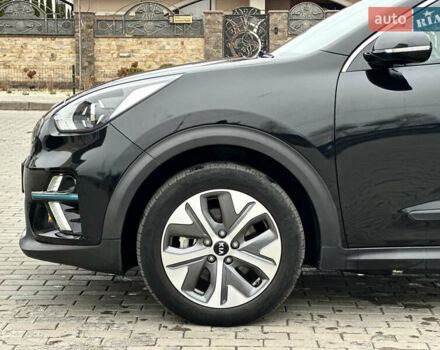 Чорний Кіа Niro, об'ємом двигуна 0 л та пробігом 130 тис. км за 18300 $, фото 18 на Automoto.ua