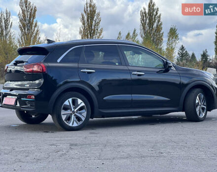 Черный Киа Niro, объемом двигателя 0 л и пробегом 140 тыс. км за 18199 $, фото 5 на Automoto.ua