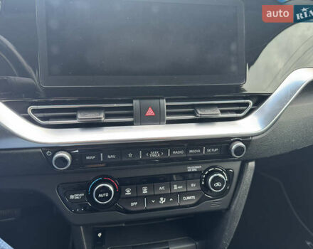 Чорний Кіа Niro, об'ємом двигуна 0 л та пробігом 164 тис. км за 18400 $, фото 21 на Automoto.ua