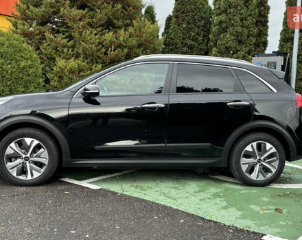 Чорний Кіа Niro, об'ємом двигуна 0 л та пробігом 110 тис. км за 19500 $, фото 24 на Automoto.ua