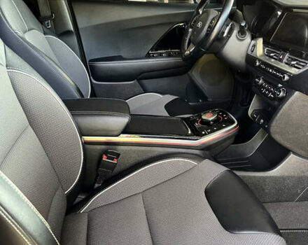 Чорний Кіа Niro, об'ємом двигуна 0 л та пробігом 149 тис. км за 18999 $, фото 16 на Automoto.ua