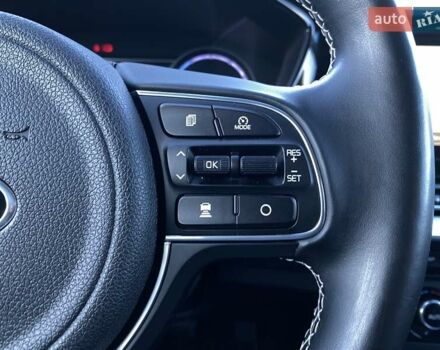 Черный Киа Niro, объемом двигателя 0 л и пробегом 93 тыс. км за 22700 $, фото 4 на Automoto.ua
