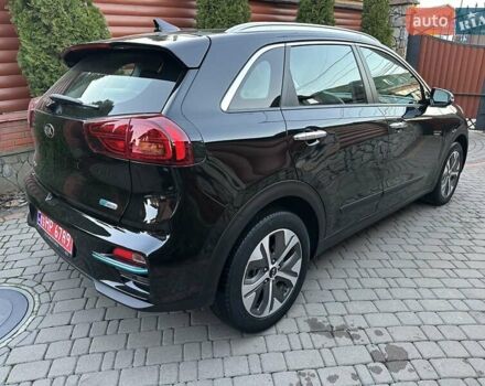Черный Киа Niro, объемом двигателя 0 л и пробегом 115 тыс. км за 18700 $, фото 3 на Automoto.ua