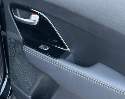 Черный Киа Niro, объемом двигателя 0 л и пробегом 112 тыс. км за 18750 $, фото 32 на Automoto.ua