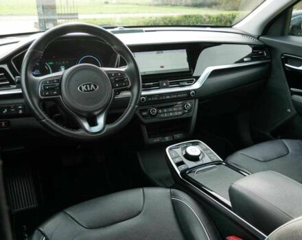 Черный Киа Niro, объемом двигателя 0 л и пробегом 104 тыс. км за 20775 $, фото 7 на Automoto.ua