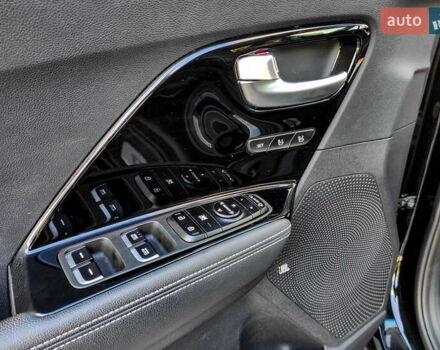 Черный Киа Niro, объемом двигателя 0 л и пробегом 124 тыс. км за 19500 $, фото 26 на Automoto.ua