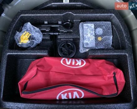 Черный Киа Niro, объемом двигателя 0 л и пробегом 93 тыс. км за 22700 $, фото 53 на Automoto.ua