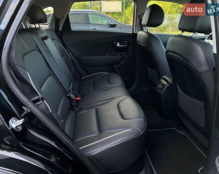 Чорний Кіа Niro, об'ємом двигуна 0 л та пробігом 88 тис. км за 22900 $, фото 59 на Automoto.ua