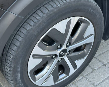 Черный Киа Niro, объемом двигателя 0 л и пробегом 112 тыс. км за 18750 $, фото 11 на Automoto.ua