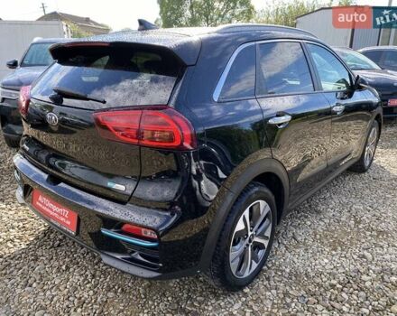 Чорний Кіа Niro, об'ємом двигуна 0 л та пробігом 107 тис. км за 22400 $, фото 18 на Automoto.ua