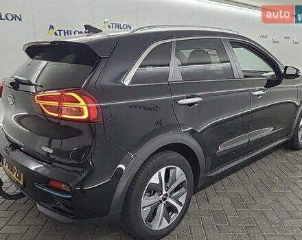 Чорний Кіа Niro, об'ємом двигуна 0 л та пробігом 69 тис. км за 21500 $, фото 60 на Automoto.ua