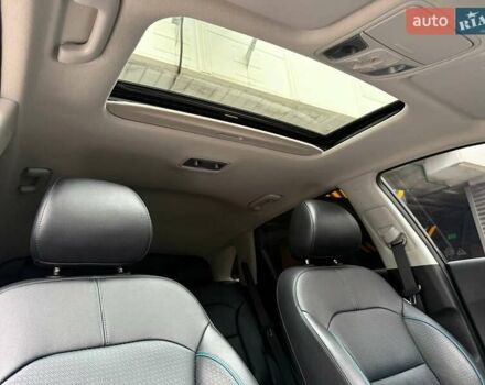 Чорний Кіа Niro, об'ємом двигуна 0 л та пробігом 89 тис. км за 22990 $, фото 14 на Automoto.ua