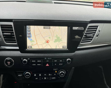 Черный Киа Niro, объемом двигателя 0 л и пробегом 104 тыс. км за 17550 $, фото 16 на Automoto.ua