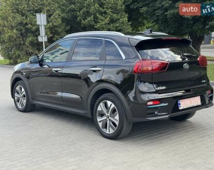 Черный Киа Niro, объемом двигателя 0 л и пробегом 98 тыс. км за 20999 $, фото 5 на Automoto.ua