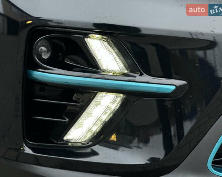Чорний Кіа Niro, об'ємом двигуна 0 л та пробігом 130 тис. км за 18300 $, фото 28 на Automoto.ua