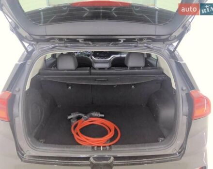 Черный Киа Niro, объемом двигателя 0 л и пробегом 122 тыс. км за 18900 $, фото 4 на Automoto.ua