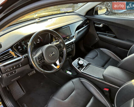 Черный Киа Niro, объемом двигателя 0 л и пробегом 112 тыс. км за 19999 $, фото 24 на Automoto.ua