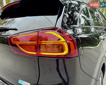 Чорний Кіа Niro, об'ємом двигуна 0 л та пробігом 107 тис. км за 20500 $, фото 35 на Automoto.ua