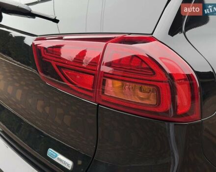 Чорний Кіа Niro, об'ємом двигуна 0 л та пробігом 89 тис. км за 20799 $, фото 19 на Automoto.ua