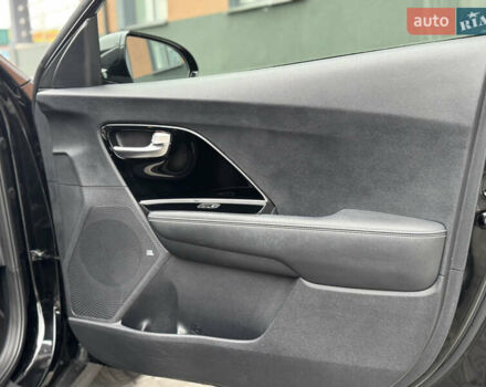 Черный Киа Niro, объемом двигателя 0 л и пробегом 132 тыс. км за 18699 $, фото 60 на Automoto.ua