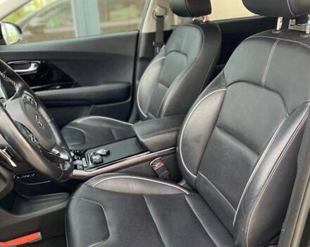Черный Киа Niro, объемом двигателя 0 л и пробегом 142 тыс. км за 18900 $, фото 12 на Automoto.ua