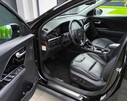 Киа Niro 2020 в Киеве на Automoto.ua Черный Киа Niro, объемом двигателя 1.6 л и пробегом 83 тыс. км за 12800 $, фото 5 на Automoto.ua