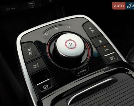Чорний Кіа Niro, об'ємом двигуна 0 л та пробігом 89 тис. км за 20799 $, фото 59 на Automoto.ua