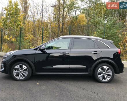 Киа Niro 2020 в Киеве на Automoto.ua Черный Киа Niro, объемом двигателя 0 л и пробегом 67 тыс. км за 21999 $, фото 5 на Automoto.ua