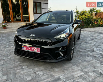 Чорний Кіа Niro, об'ємом двигуна 0 л та пробігом 65 тис. км за 16499 $, фото 7 на Automoto.ua