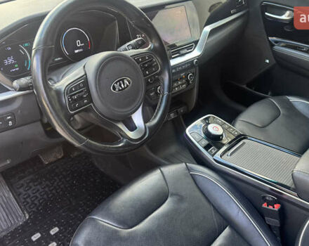 Киа Niro 2020 в Луцке на Automoto.ua Черный Киа Niro, объемом двигателя 0 л и пробегом 155 тыс. км за 19700 $, фото 8 на Automoto.ua