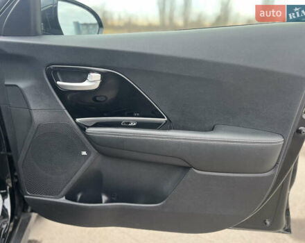 Чорний Кіа Niro, об'ємом двигуна 0 л та пробігом 140 тис. км за 17999 $, фото 40 на Automoto.ua