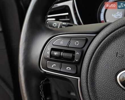 Чорний Кіа Niro, об'ємом двигуна 0 л та пробігом 115 тис. км за 20700 $, фото 25 на Automoto.ua