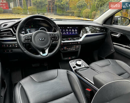 Чорний Кіа Niro, об'ємом двигуна 0 л та пробігом 107 тис. км за 20500 $, фото 51 на Automoto.ua
