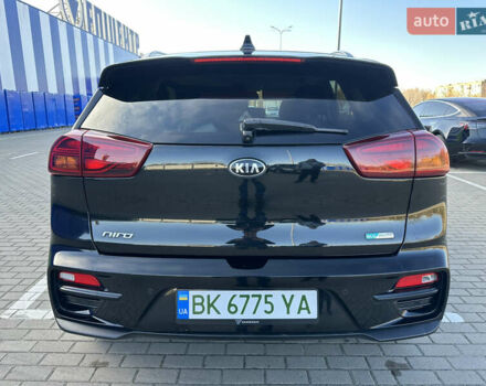 Чорний Кіа Niro, об'ємом двигуна 0 л та пробігом 144 тис. км за 19500 $, фото 16 на Automoto.ua