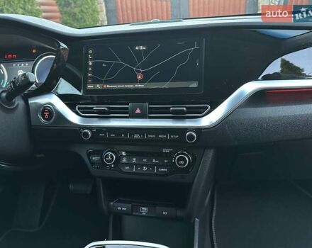 Черный Киа Niro, объемом двигателя 0 л и пробегом 115 тыс. км за 18700 $, фото 24 на Automoto.ua