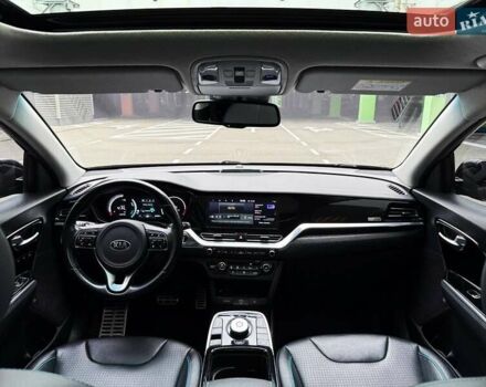 Чорний Кіа Niro, об'ємом двигуна 0 л та пробігом 89 тис. км за 22990 $, фото 31 на Automoto.ua