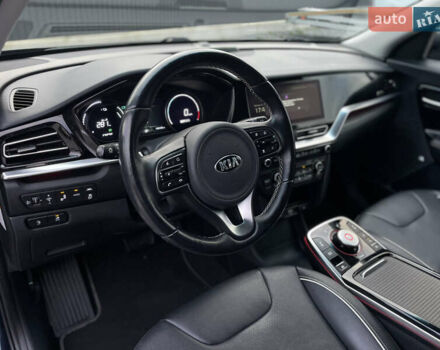 Киа Niro 2020 в Дрогобыче на Automoto.ua Черный Киа Niro, объемом двигателя 0 л и пробегом 148 тыс. км за 19799 $, фото 2 на Automoto.ua