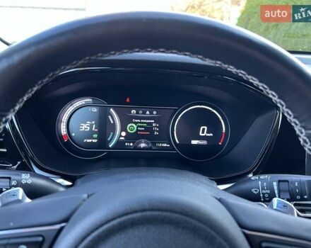 Чорний Кіа Niro, об'ємом двигуна 0 л та пробігом 112 тис. км за 20499 $, фото 49 на Automoto.ua