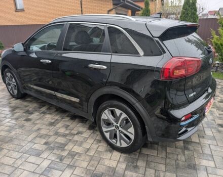 Черный Киа Niro, объемом двигателя 0 л и пробегом 253 тыс. км за 17000 $, фото 3 на Automoto.ua