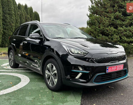 Чорний Кіа Niro, об'ємом двигуна 0 л та пробігом 110 тис. км за 19500 $, фото 8 на Automoto.ua