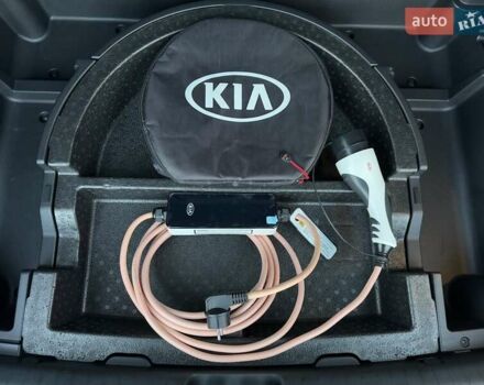 Черный Киа Niro, объемом двигателя 0 л и пробегом 98 тыс. км за 20999 $, фото 56 на Automoto.ua