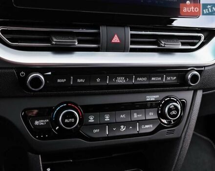 Чорний Кіа Niro, об'ємом двигуна 0 л та пробігом 115 тис. км за 20700 $, фото 55 на Automoto.ua