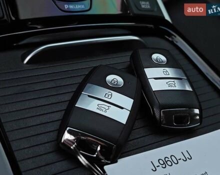 Чорний Кіа Niro, об'ємом двигуна 0 л та пробігом 115 тис. км за 20700 $, фото 53 на Automoto.ua