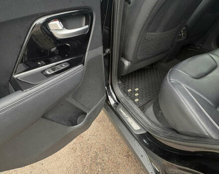 Чорний Кіа Niro, об'ємом двигуна 0 л та пробігом 172 тис. км за 19000 $, фото 11 на Automoto.ua