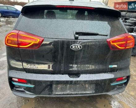 Чорний Кіа Niro, об'ємом двигуна 0 л та пробігом 143 тис. км за 17800 $, фото 6 на Automoto.ua