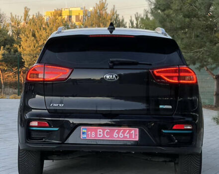 Чорний Кіа Niro, об'ємом двигуна 0 л та пробігом 149 тис. км за 18999 $, фото 8 на Automoto.ua