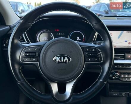 Киа Niro 2020 в Львове на Automoto.ua Черный Киа Niro, объемом двигателя 0 л и пробегом 68 тыс. км за 23200 $, фото 43 на Automoto.ua