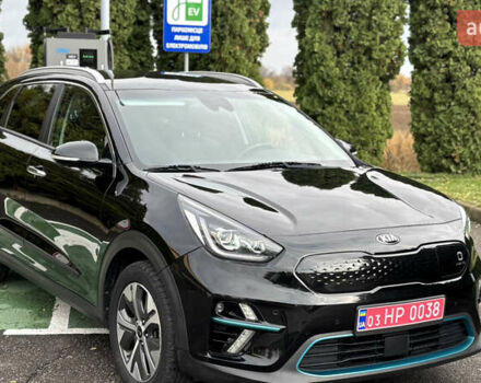 Чорний Кіа Niro, об'ємом двигуна 0 л та пробігом 110 тис. км за 19500 $, фото 45 на Automoto.ua