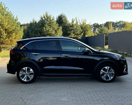Черный Киа Niro, объемом двигателя 0 л и пробегом 50 тыс. км за 23499 $, фото 10 на Automoto.ua